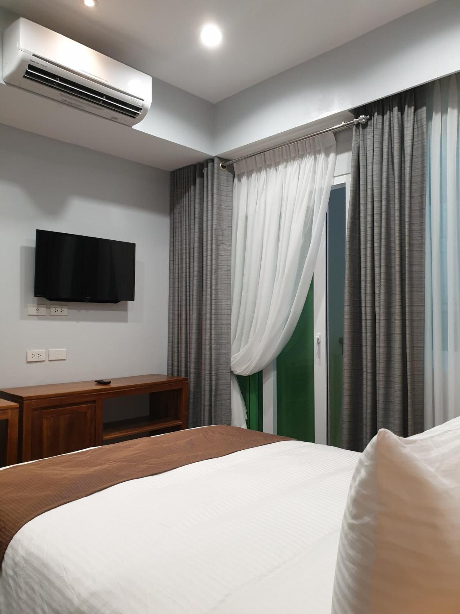 Li Mkt Makati City Kültér fotó