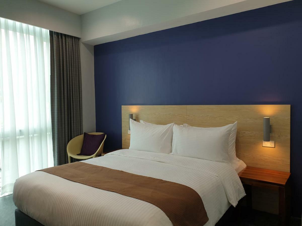 Li Mkt Makati City Kültér fotó